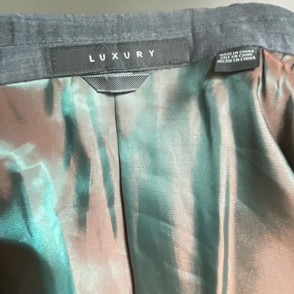 INDOCHINO Luxury Suit Jacket With Iridescent Lining